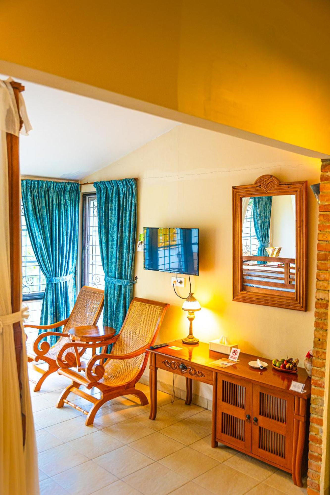 Hotel Deli River And Restaurant Omlandia Медан Экстерьер фото